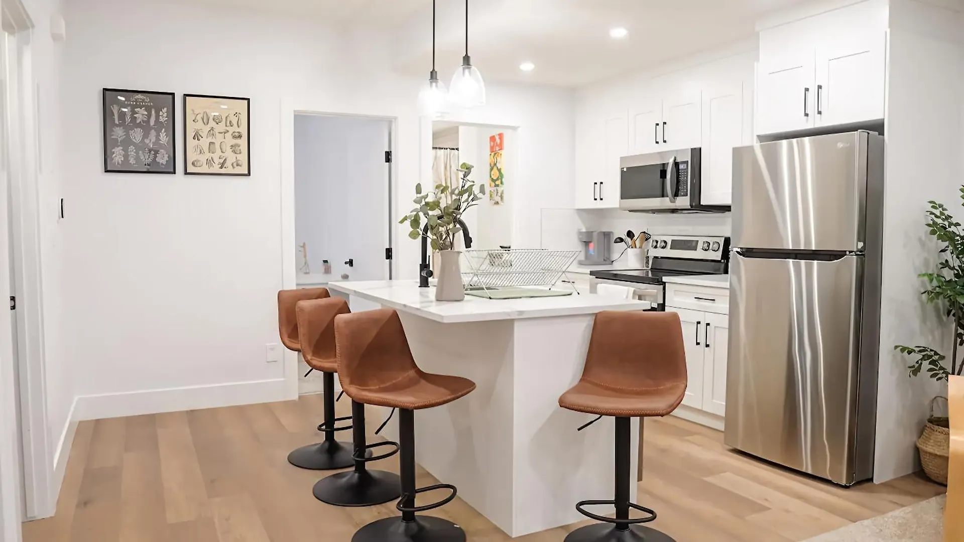 Apartment 2024 Luxury Suite - 10Min To Downtown & Airport Calgary